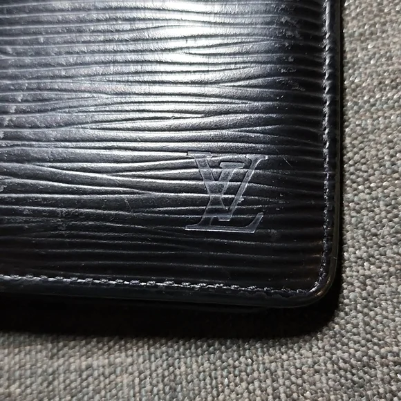 Louis Vuitton Mens Black Epi leather "Marco" wallet 100%AUTHENTIC - Picture 2 of 6